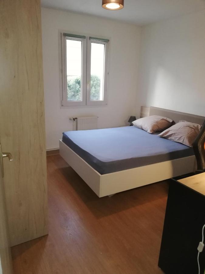 Grand T3 Avec Clim, Parking Et Terrasse Privative - Agen Apartment Ngoại thất bức ảnh