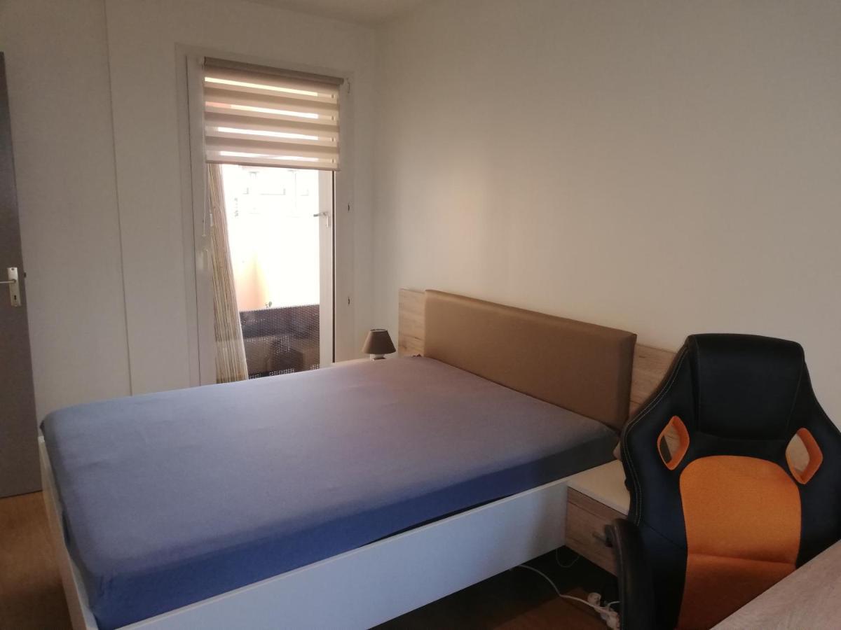 Grand T3 Avec Clim, Parking Et Terrasse Privative - Agen Apartment Ngoại thất bức ảnh